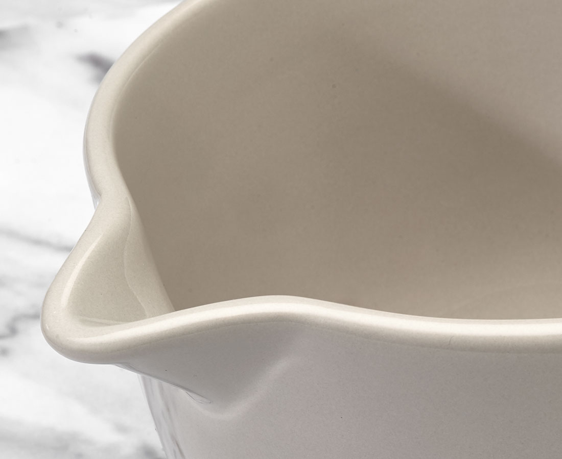 Casa Mixing Bowl Cup with Spout
